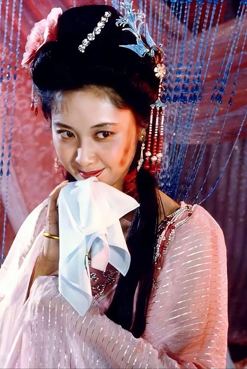西梁女国剧情感人至深，女儿国国王的爱而不得！