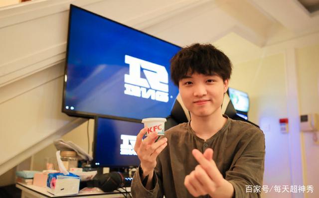 走a怪是谁？揭秘这位LOL天才选手的成名之路！