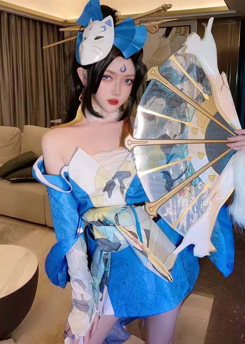 杨棋涵cos不知火舞，这身材还原度也太高了吧！