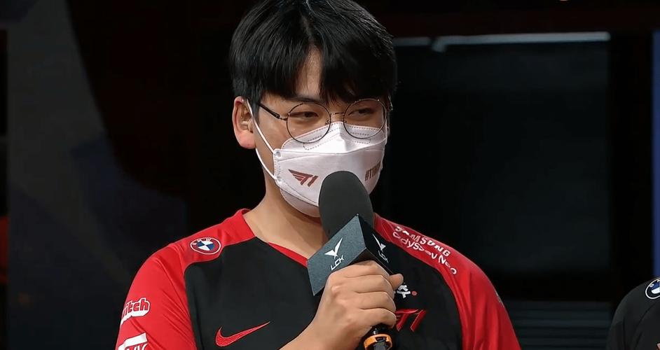 T1小吕布：LOL赛事表现及战队风波解读