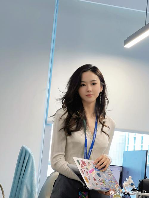 康逸琨：从人大女神到职场精英的成功转型