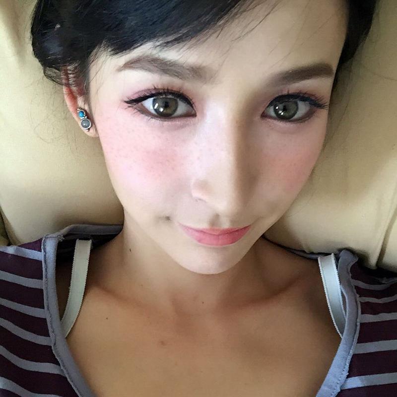 莉亚·迪桑：混血美女的演艺之路与精彩人生