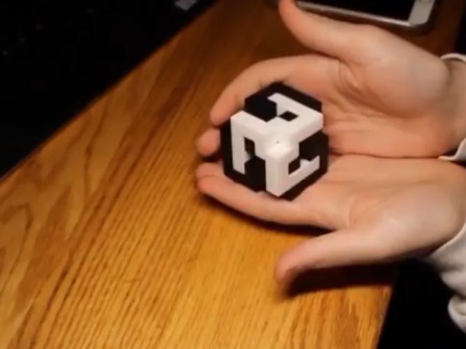 好玩翻转立方体游戏：简单操作，无限乐趣！