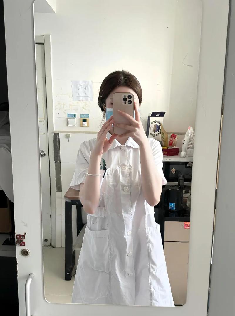 深圳女护士的日常：守护生命背后的故事
