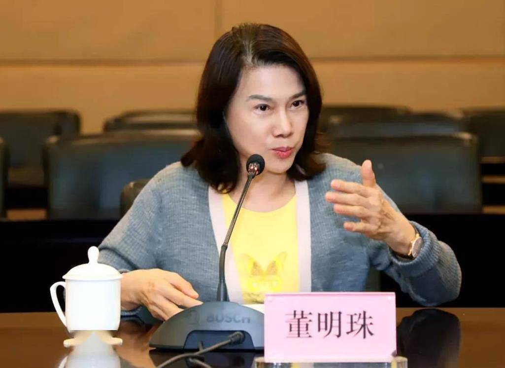 董明珠生产口罩意义何在？(责任担当深层分析)