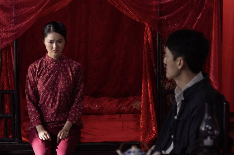一双绣花鞋演员表谁主演？(热门明星详细解析)