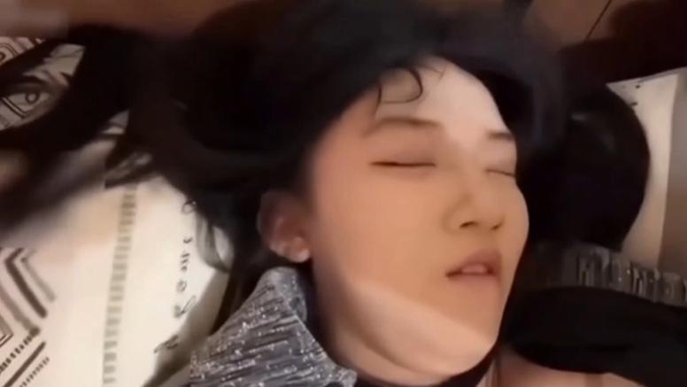 对睡着的女生恶作剧游戏攻略经验分享，老玩家教你整蛊不翻车