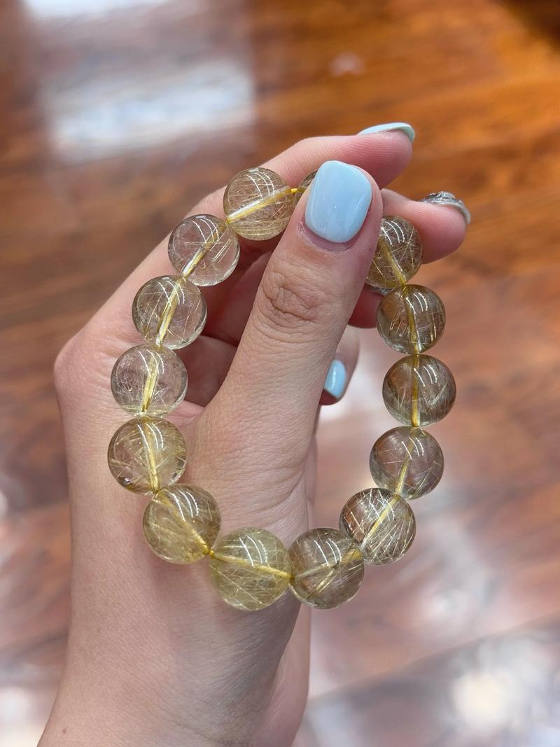 金色小晶体美容效果是真的吗？对比测评让你看清楚！