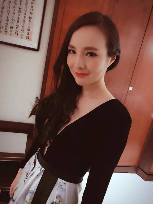 干露露二号是谁？揭秘网红二代真实身份内幕！