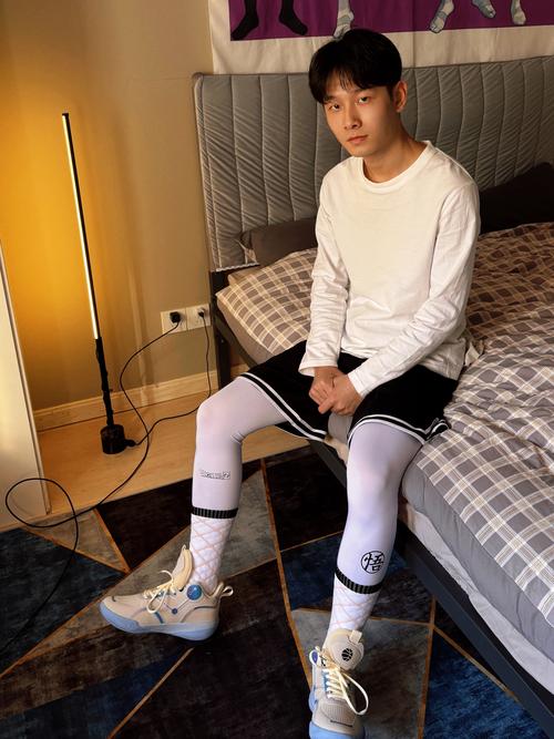 怎么制作白袜子男孩?简单5步教程轻松上手!