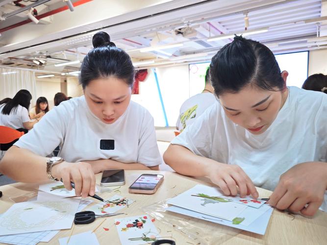 押花师需要什么技能?掌握关键步骤轻松入行!