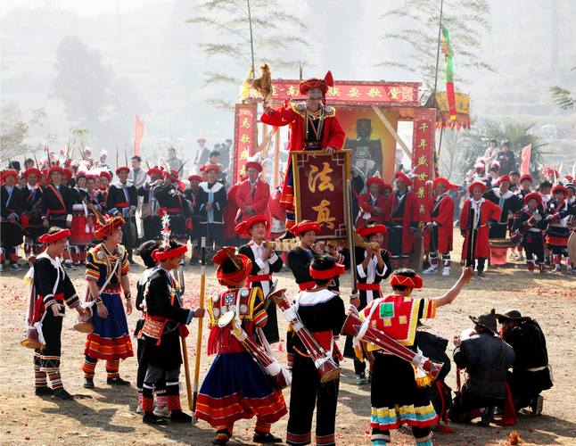 瑶族耍歌堂哪里看最好？（热门景点推荐及注意事项）