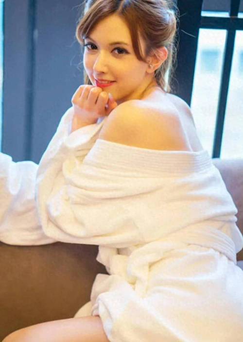 泷泽萝拉内涵图哪里看？这几个资源网站值得收藏