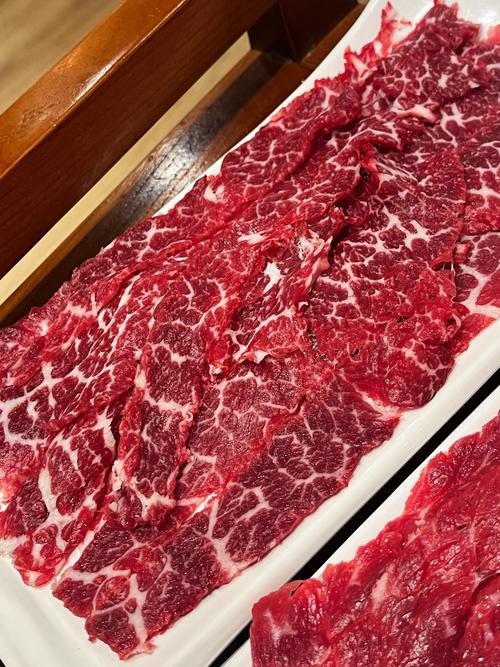 雪花牛肉的雪花指的是牛肉中的什么？专家揭秘关键真相！