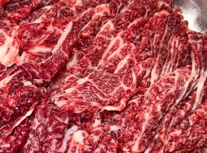 雪花牛肉的雪花指的是牛肉中的什么？专家揭秘关键真相！