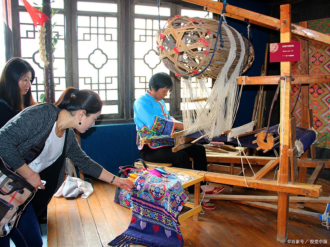 土家族织锦技艺在土家语里被称为哪里买？教你挑到正宗的土家锦！