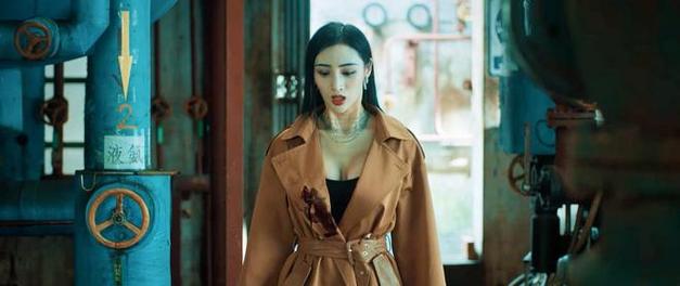 子弹女的扮演者是谁?揭秘这位演员的详细资料和背景!