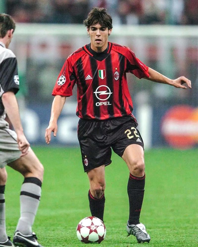 kaka经典进球有哪些？回顾米兰时期那些不可思议的瞬间！