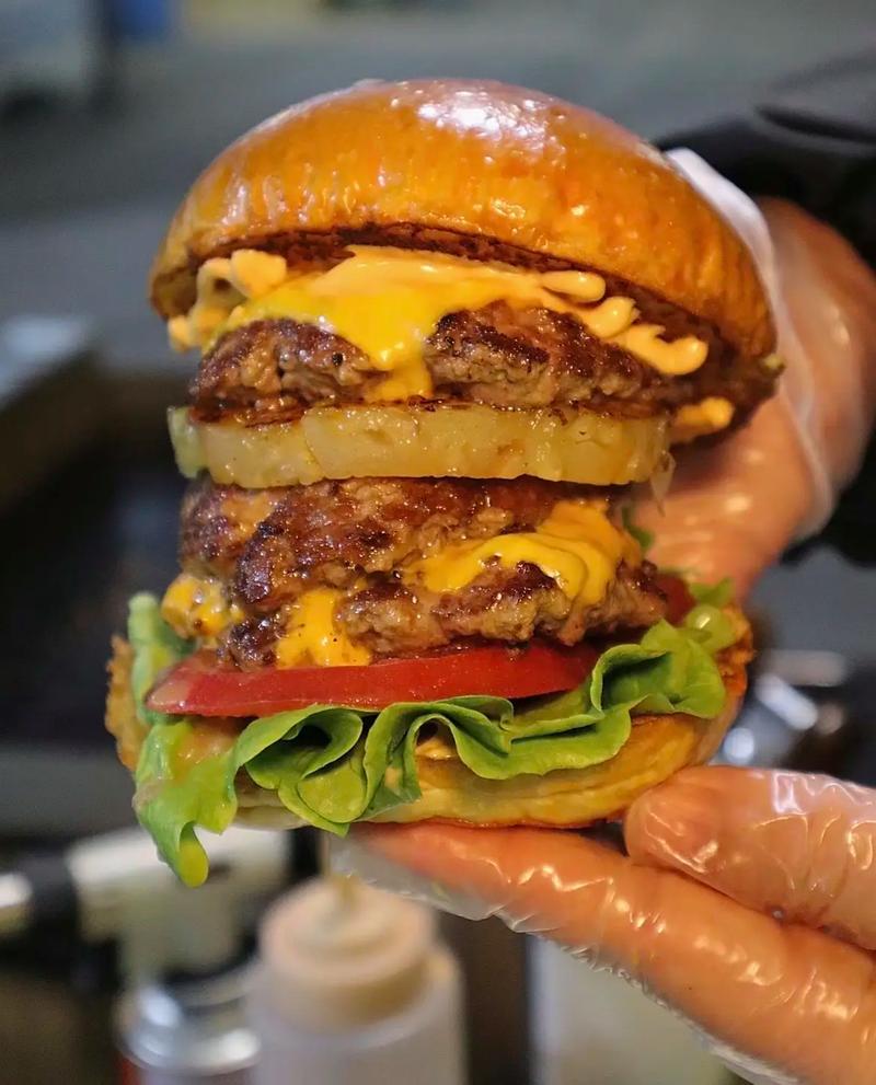 迁跃兽汉堡和普通汉堡比咋样？对比见分晓！