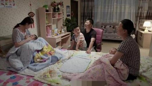 小蒙喂奶时出现疼痛怎么办？教你三招轻松解决乳房胀痛的烦恼！