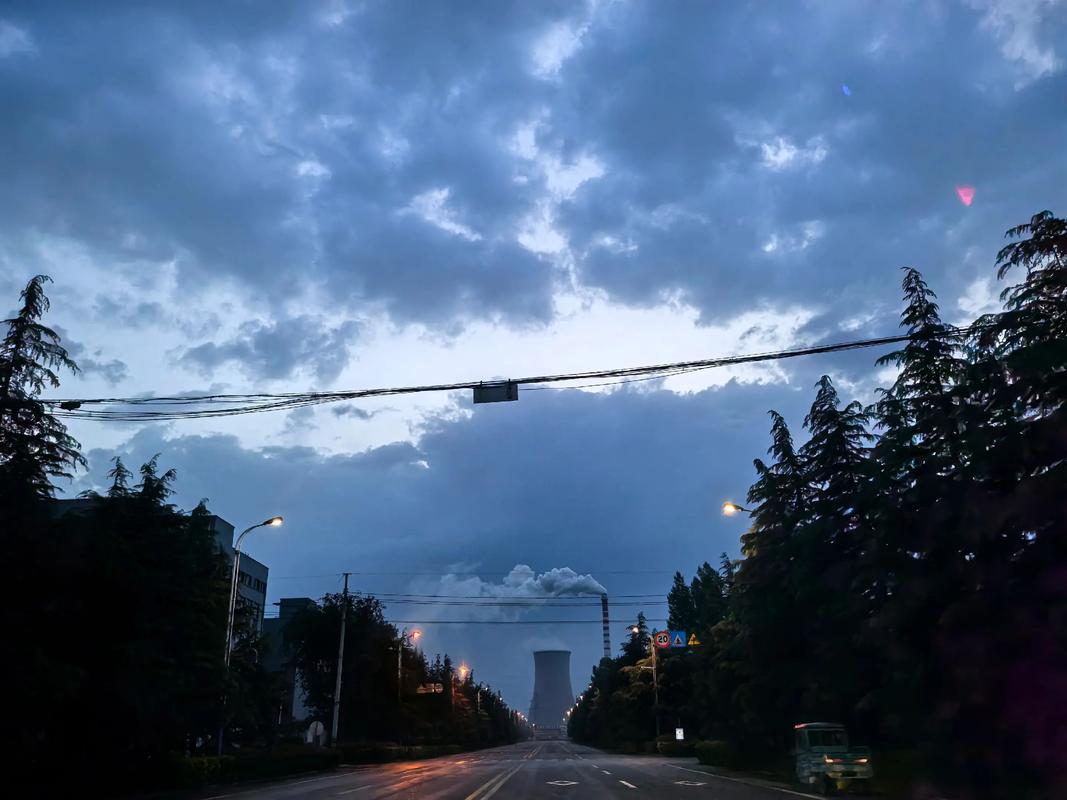 星灿乌云里有没有类似推荐？五部同类高分作品必看