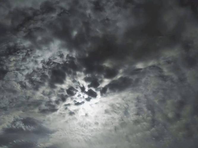 星灿乌云里有没有类似推荐？五部同类高分作品必看