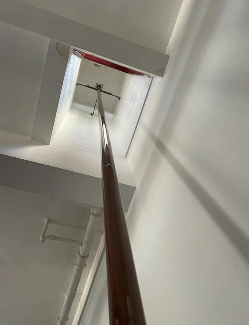 消防滑竿是怎么安装的？老师傅分享详细安装步骤！