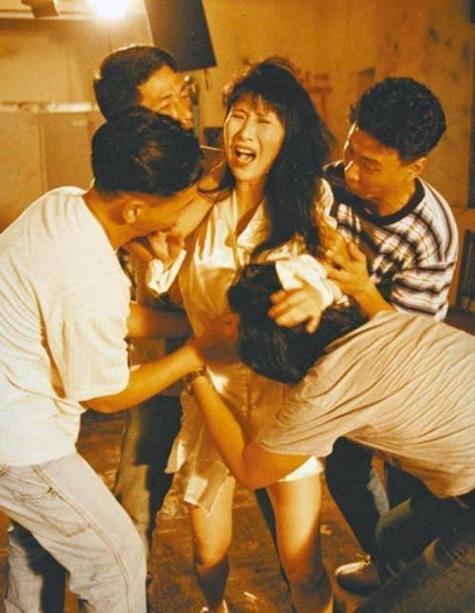 香港三给片与其他电影比较(特色差异深度分析解)