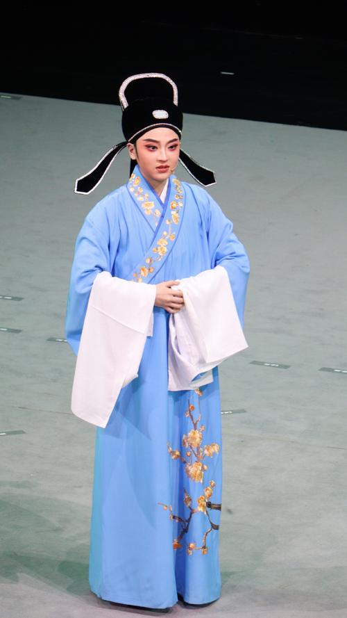 李秉洁演艺生涯回顾！她是如何一步步走到今天的？成功秘诀分享！