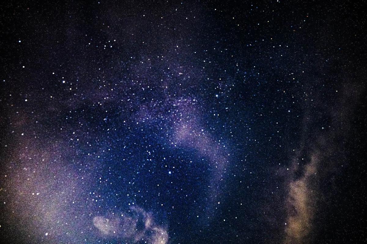 星空2和星空1哪个好玩？深度对比帮你做决定！