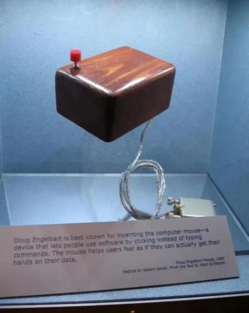 世界上第一个鼠标外壳用什么做的？木头材料解析涨知识