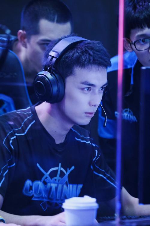 cf磊磊个人资料全曝光！他是怎么火起来的？