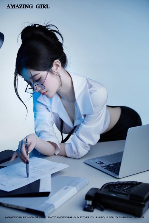 探索《办公室福利最新版本》的魅力与挑战