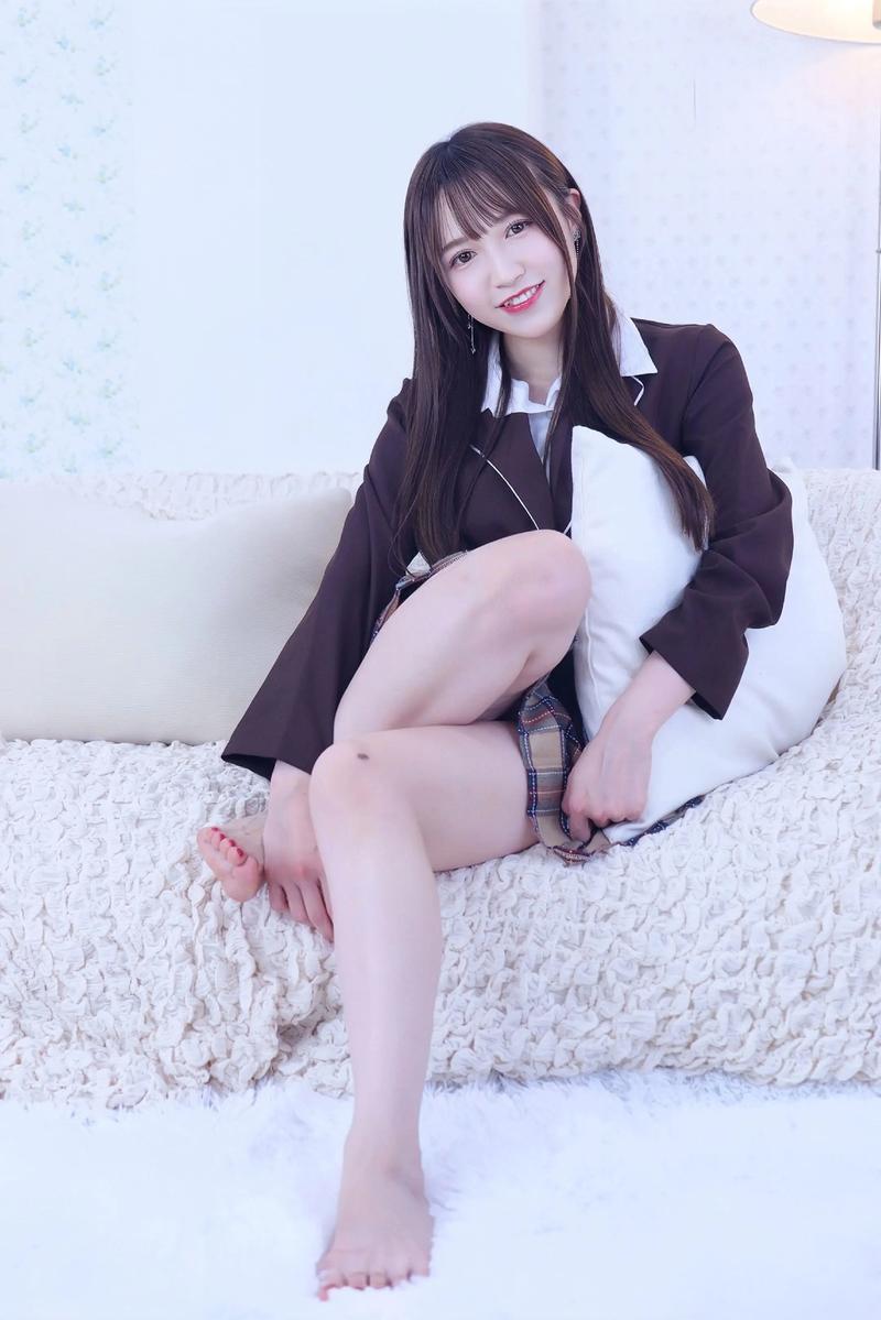 制服魅力:热辣可爱的制服版本大全