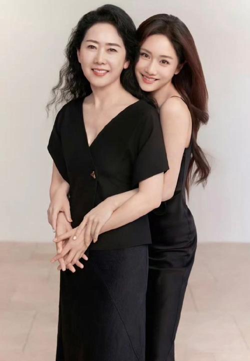 辣妹母女花的生财之道游戏攻略：新手必备实用教程