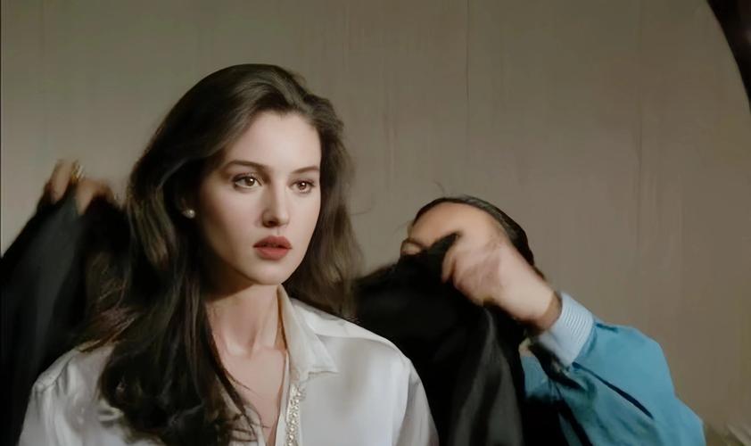 时尚女王莫妮卡第一季完结汉化版最新更新内容教程