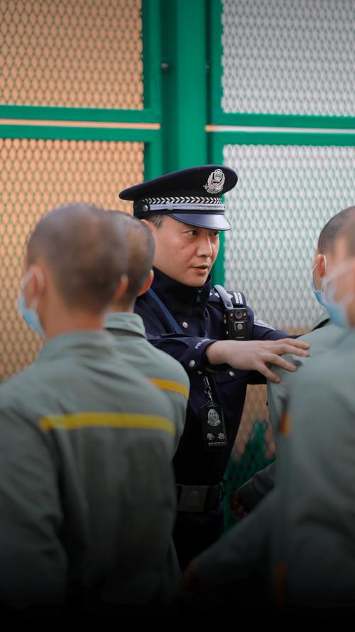 如何下载变态监狱：实用详细教程