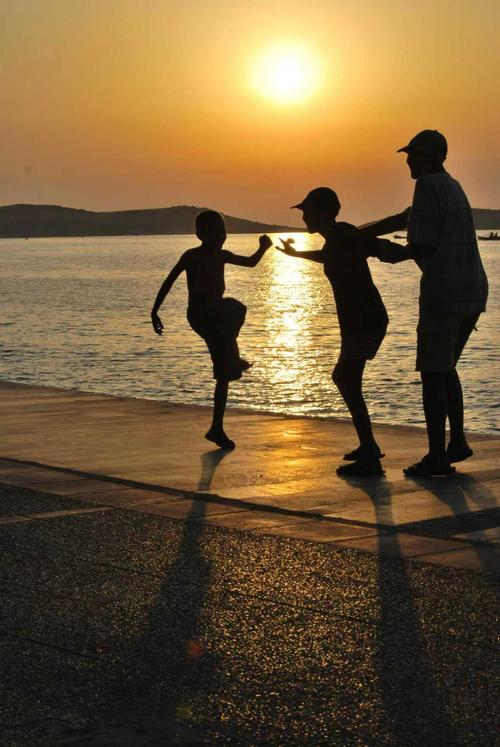 探秘《脚下的正常生活》：一款绅士游戏的多维度分析