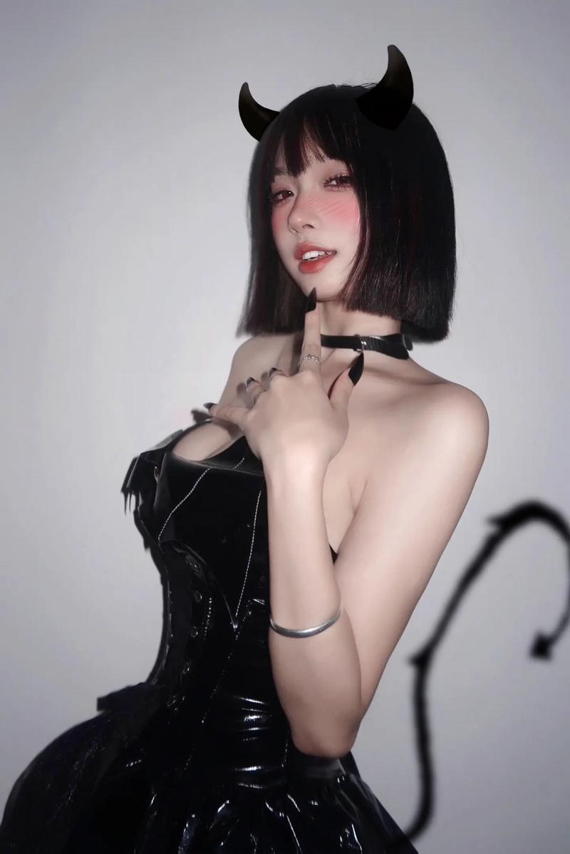 社畜小魅魔最新：职场压力下的独特游戏体验分析