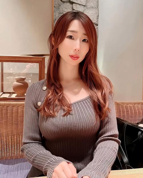 深入探讨《美女人妻极限发射》的游戏设计与玩家体验