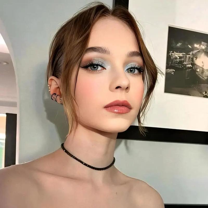 推特博主Emma官方网站：数字创意与绅士文化的交汇点