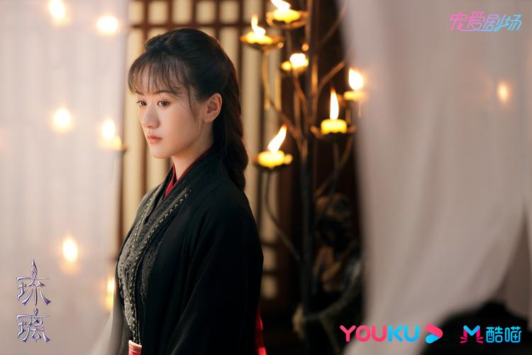 深入探讨《大小姐琉璃子的暑假狂欢精翻汉化版》的魅力与市场潜力