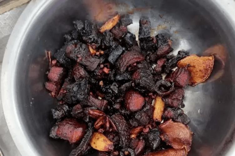 深度解析《肉烂在锅里》：绅士游戏的市场趋势与玩家心理